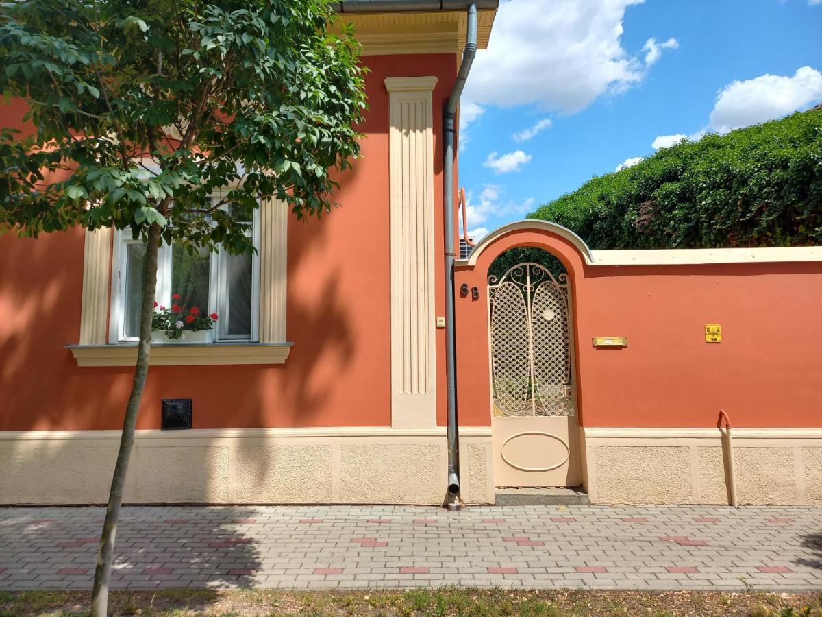 Szent Istvan Wellness Panzio Makó Exterior foto