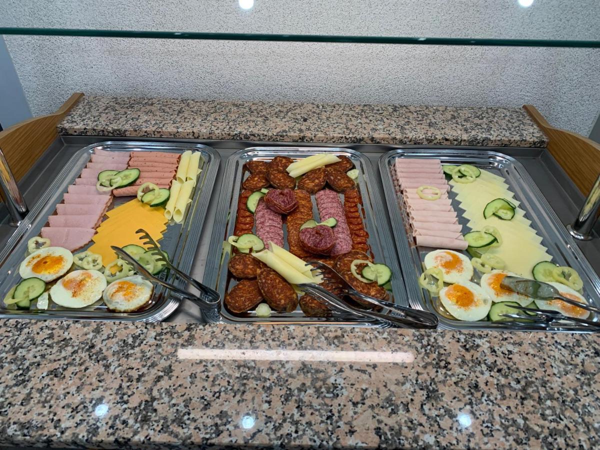 Szent Istvan Wellness Panzio Makó Exterior foto