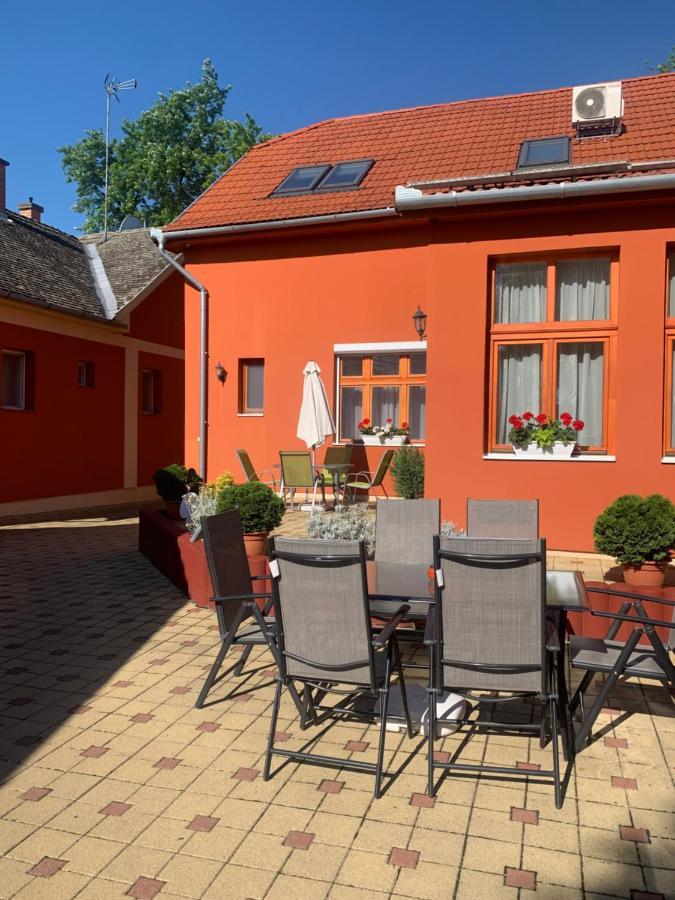 Szent Istvan Wellness Panzio Makó Exterior foto