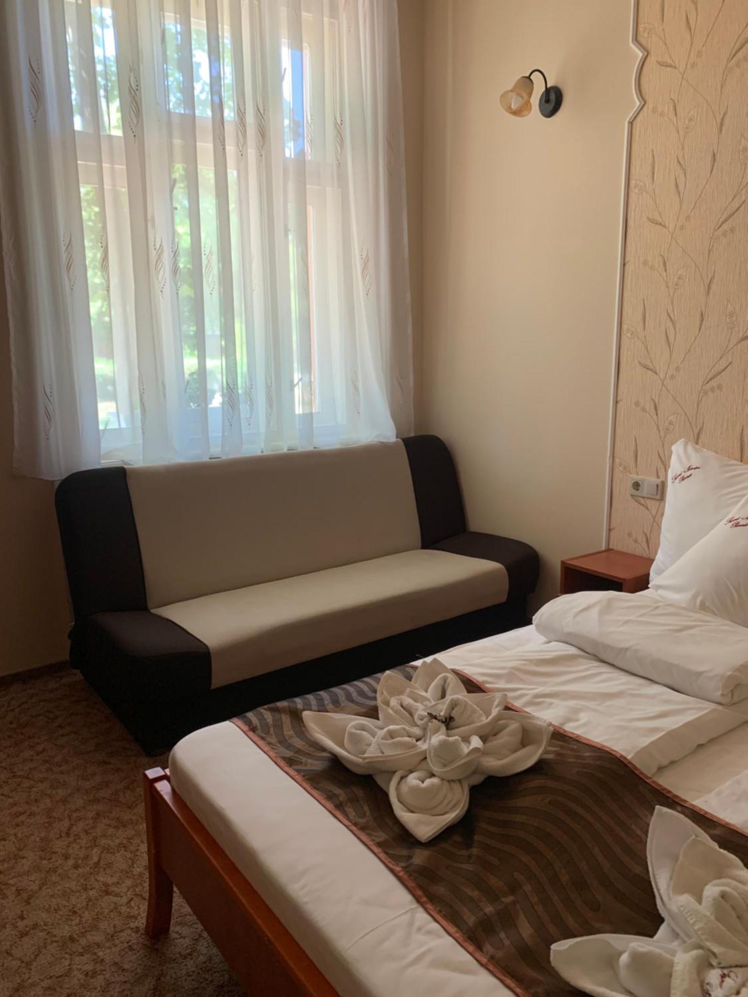 Szent Istvan Wellness Panzio Makó Exterior foto