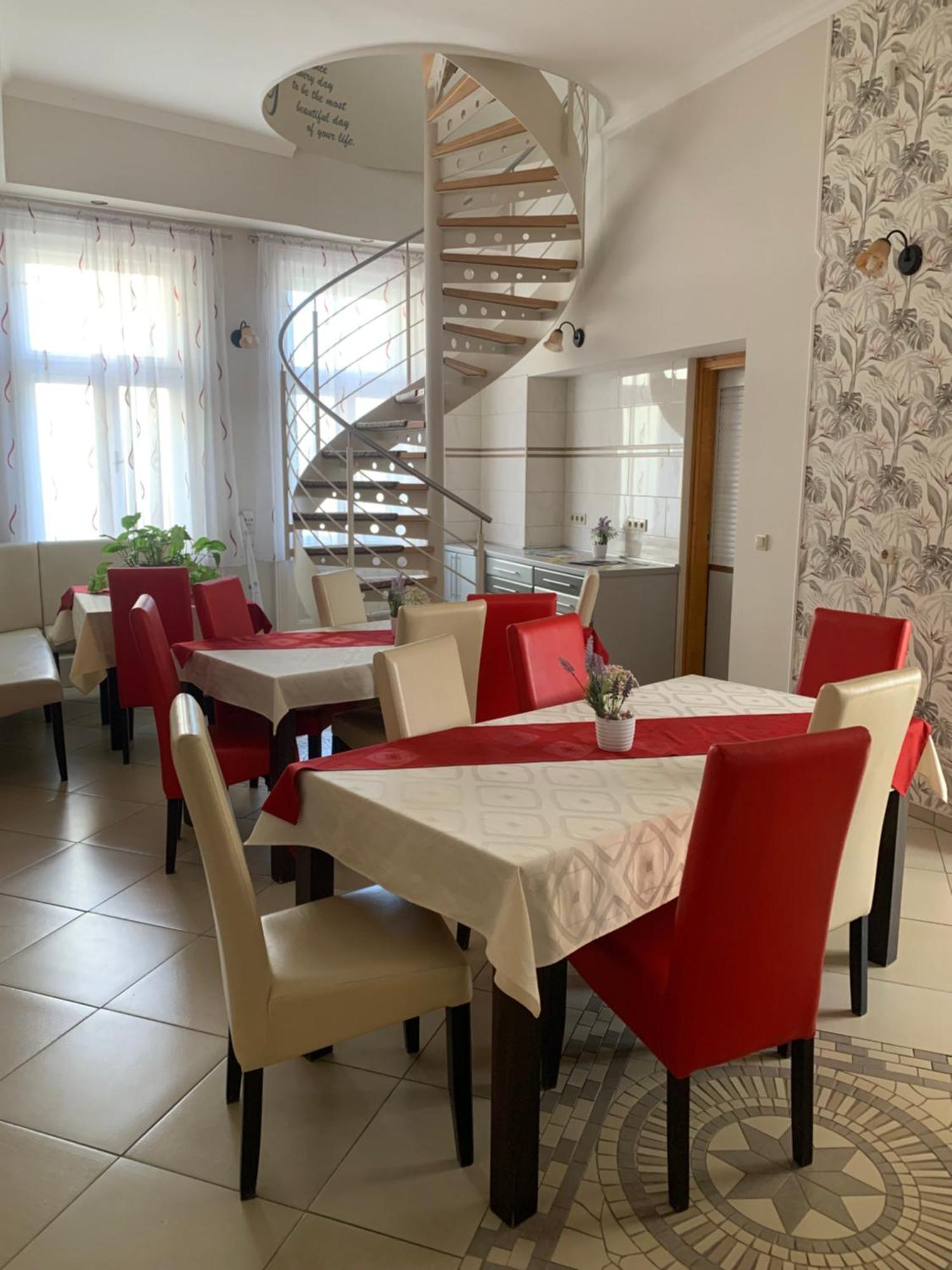 Szent Istvan Wellness Panzio Makó Exterior foto